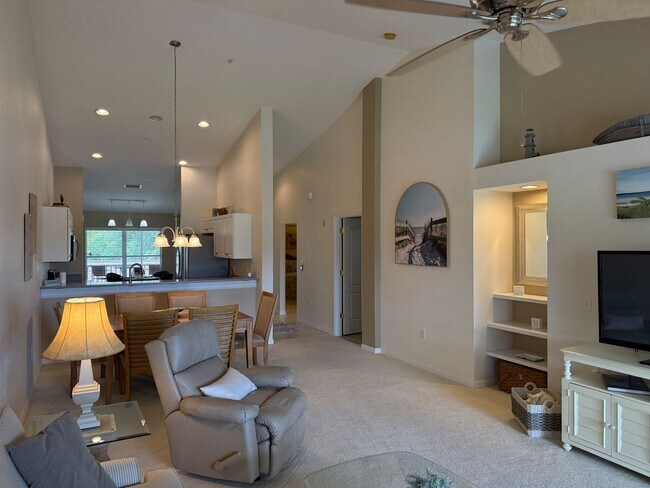 Building Photo - Lakeview 2 Bedroom 2 Bath Condo on Golf Co...