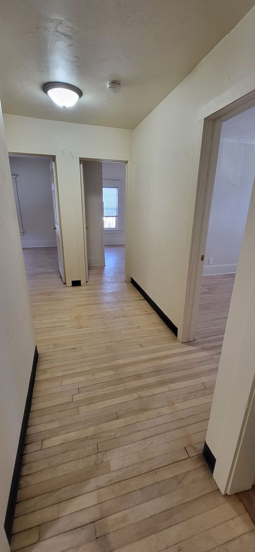 Building Photo - 3 bedroom 1 bath House for rent