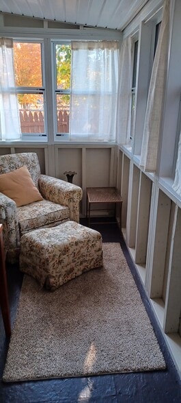 Building Photo - 313 West Ave