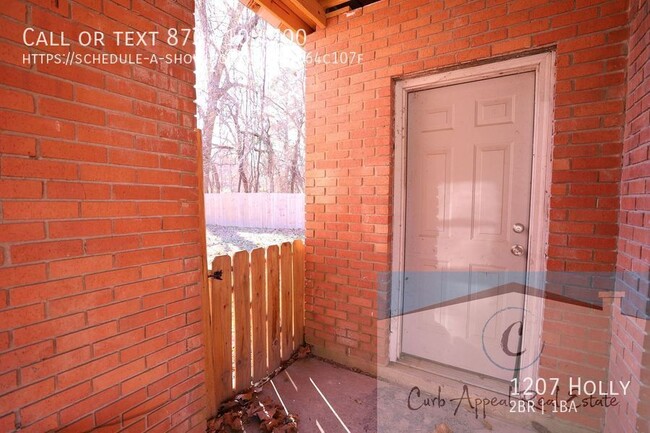 Building Photo - 1207 Holly-
