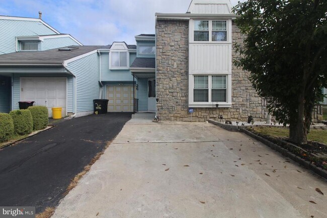 Building Photo - 26 Allison Rd