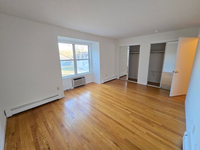 Building Photo - Updated, spacious 1st fl 1-bedroom/1-bathroom condominium with most utilities included & lots of ...