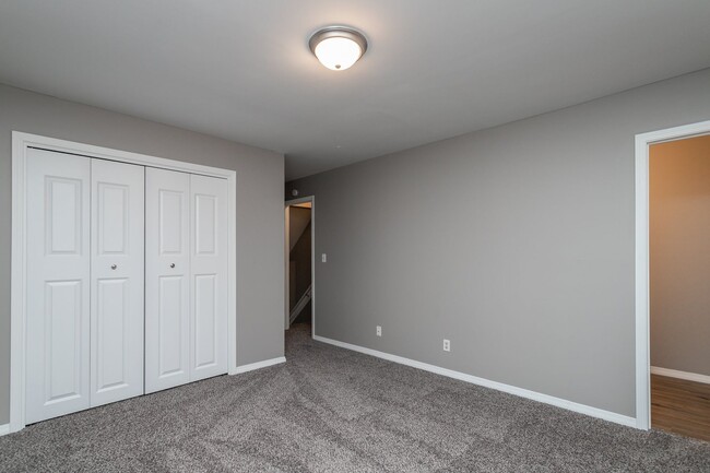 Building Photo - 4300-4302 Mount Carmel Lane