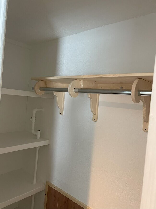 Building Photo - Downing St.