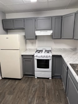 Building Photo - 6 Van Buren St