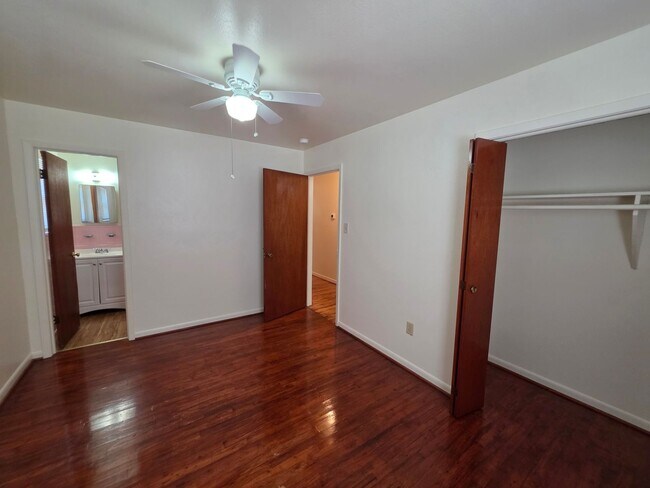 Building Photo - Charming 3/2 in Copperas Cove