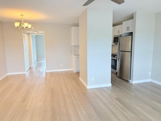 Building Photo - 328 Andover M