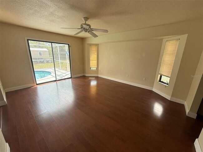 Building Photo - 1001 S Wapello St