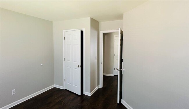 Building Photo - 2020 Bentwood Ct