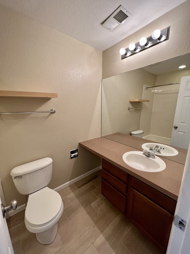 Building Photo - 5225 White Willow Dr