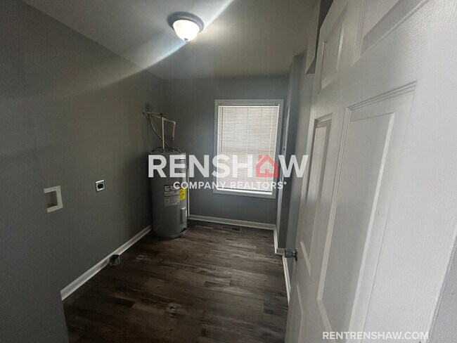 Building Photo - 157 Cloverdale St