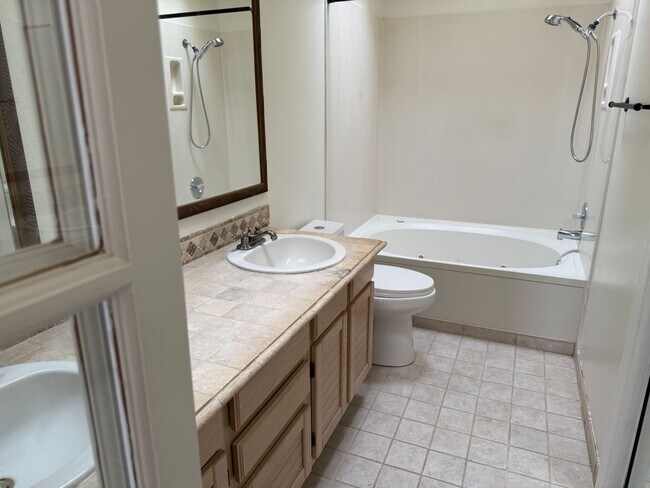 Building Photo - Nice 2 or 3 bedroom patio home in Taylor R...