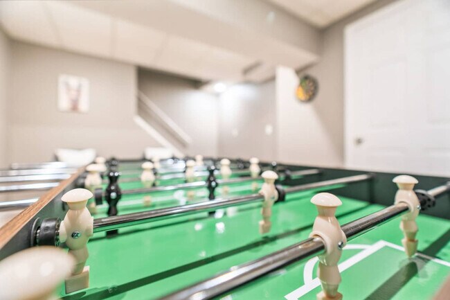 Building Photo - 185 Heights Ave