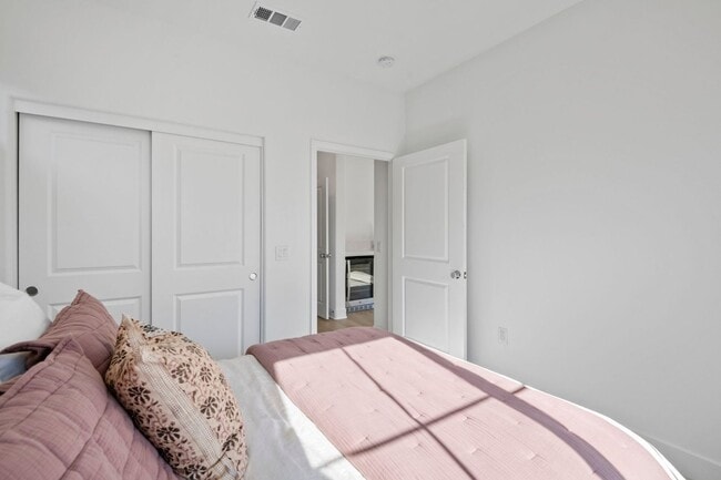 Building Photo - Beautiful 5bed/4bath for Rent Home at Great Park