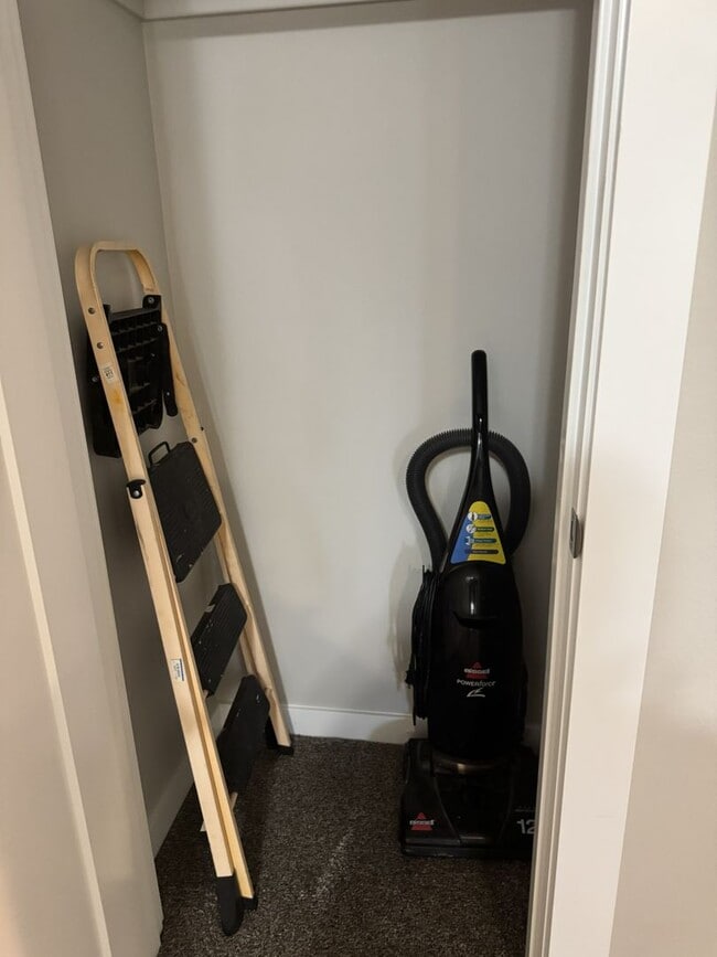 Building Photo - Furnished Hermiston Rental