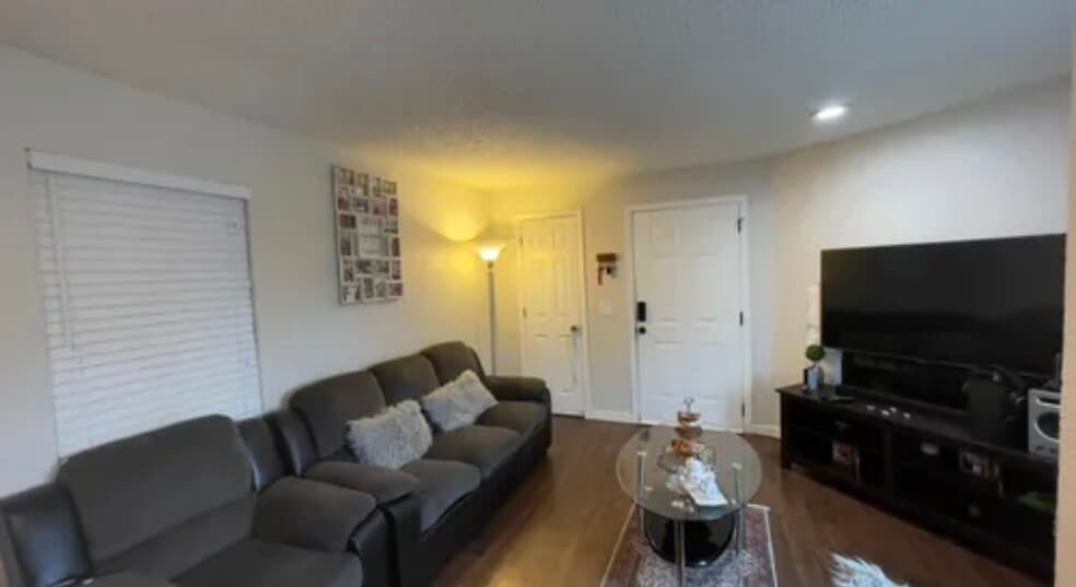 Building Photo - 909 S Dawson Way