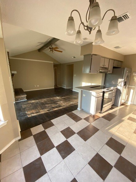 Building Photo - 5824 Storm Dr