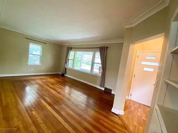 Building Photo - Charming 2-Bedroom Home in Saint Louis with Cozy 900 Sq Ft Layout!