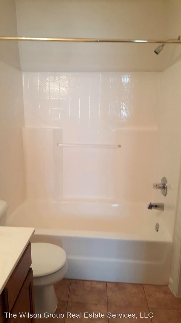 Building Photo - 2 br, 2 bath House - 131 Lake Chateau Drive