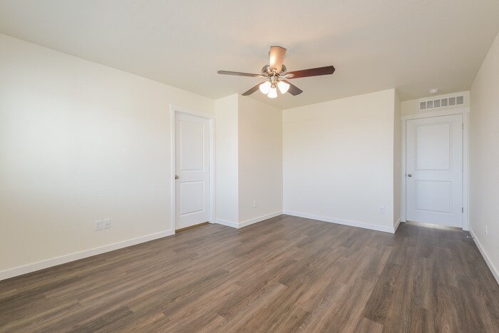 Building Photo - 13416 Oneida Ln