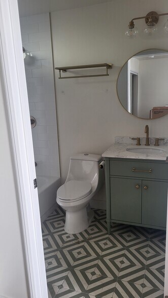 Building Photo - 10832 1/2 Odell Ave