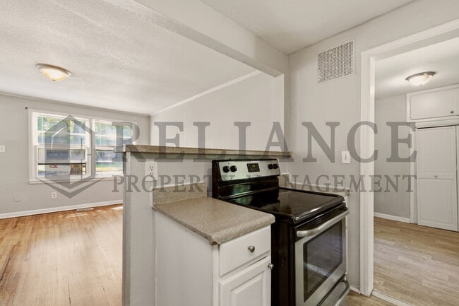 Building Photo - 1126 Silverdale Ct