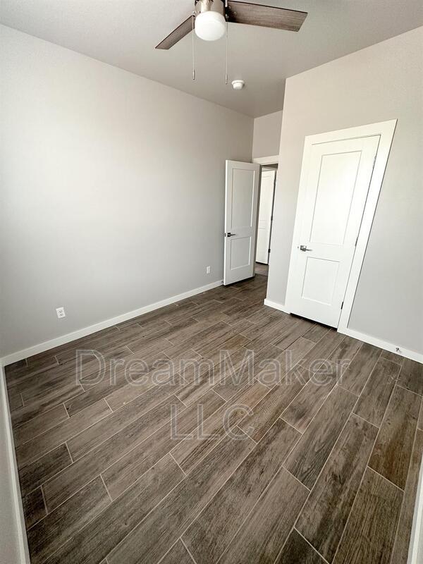 Building Photo - 5329 Red Maple Ave