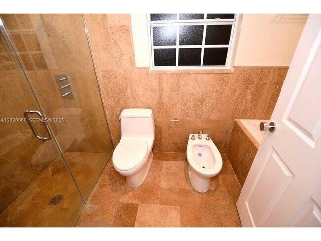 Building Photo - 14001 Cypress Ct