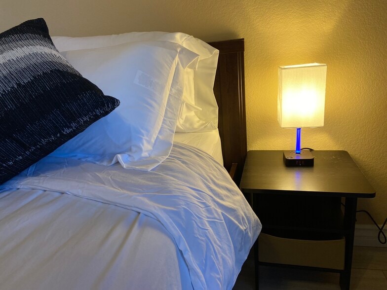 Building Photo - 1350 S Greenfield Rd