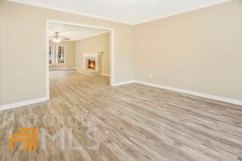 Building Photo - 3840 Arbor Ln SE