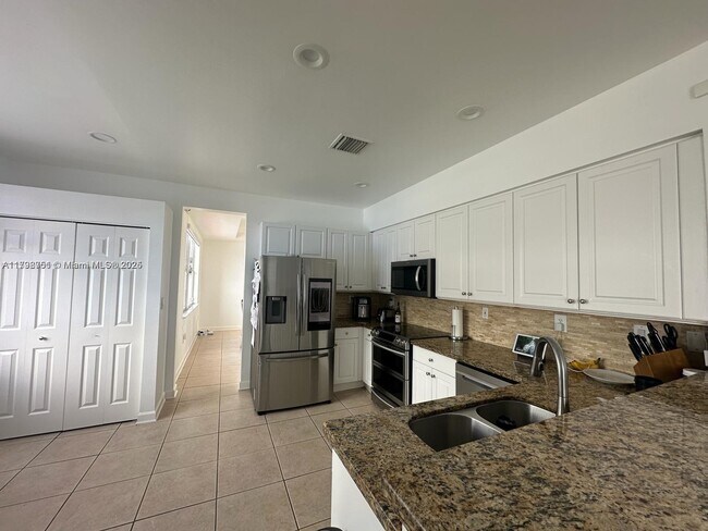 Building Photo - 15549 SW 150th St