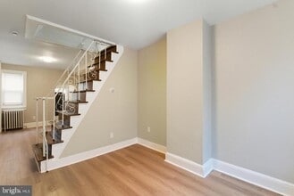 Building Photo - 2530 Collins St