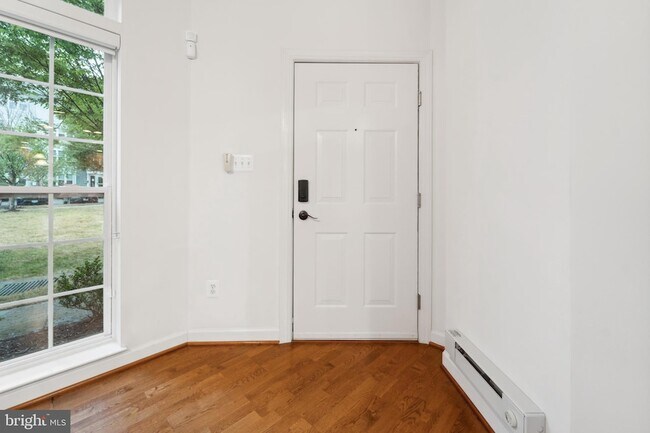 Building Photo - 5722 Callcott Way