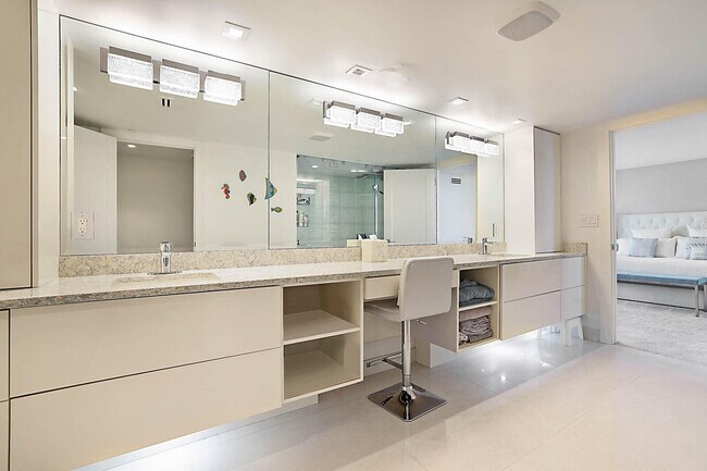 Building Photo - 3407 S Ocean Blvd