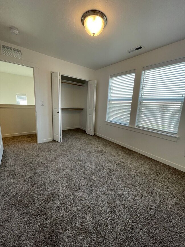 Building Photo - 5565 E Bollo St