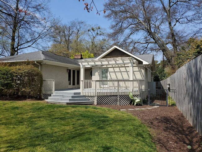 Building Photo - Spacious home in the Augusta Road Community