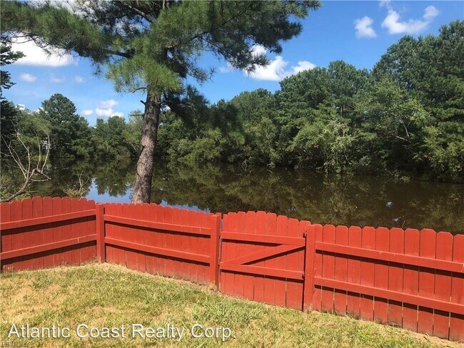 Building Photo - 3 br, 2.5 bath House - 639 Brisa Ct