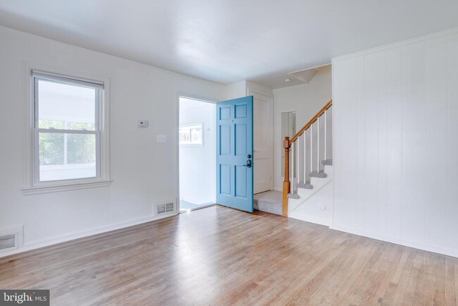 Building Photo - 2719 Albemarle Dr