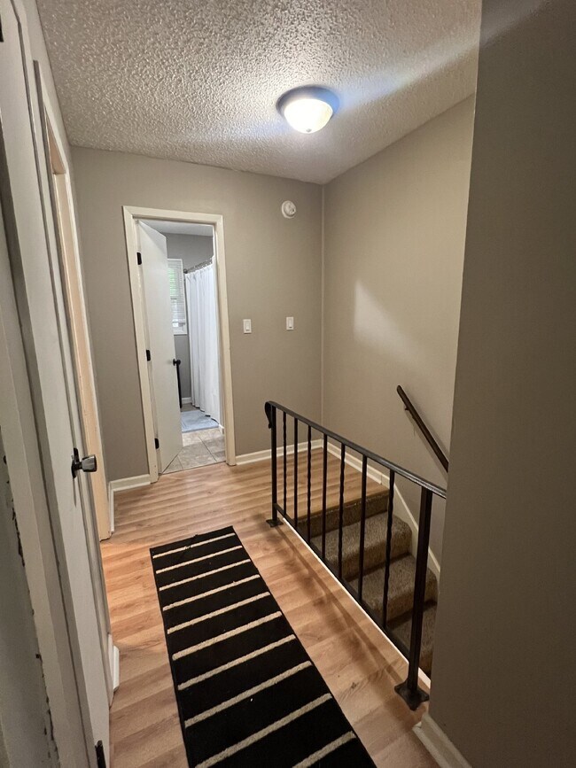 Building Photo - 103 Pleasant View Dr