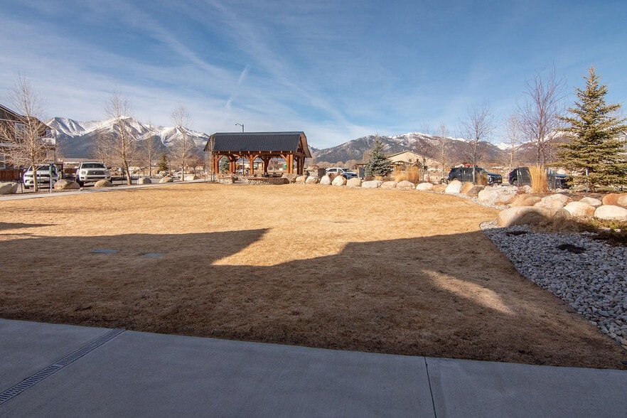 Building Photo - 120 Barnwood Cir