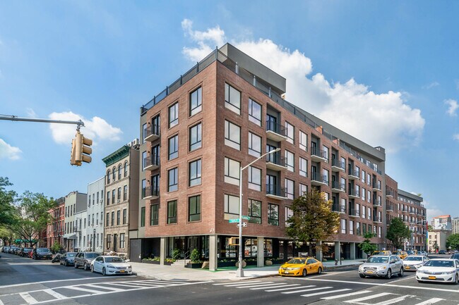 Building Photo - 217 Green St