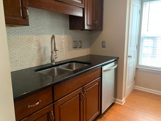 Building Photo - 3-Story Townhome in Historic Fourth Ward – Uptown Living