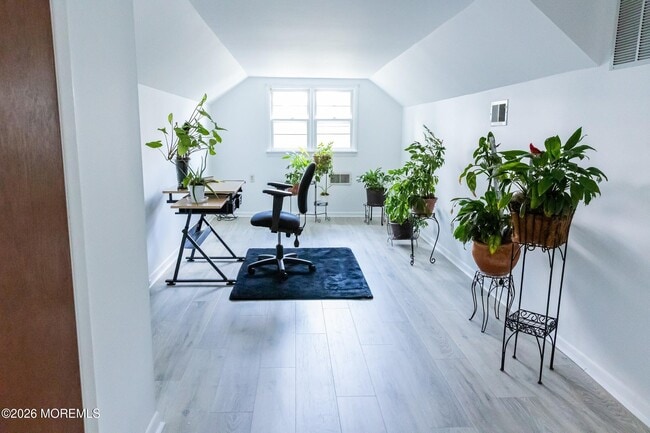 Building Photo - 18 Arbor Way