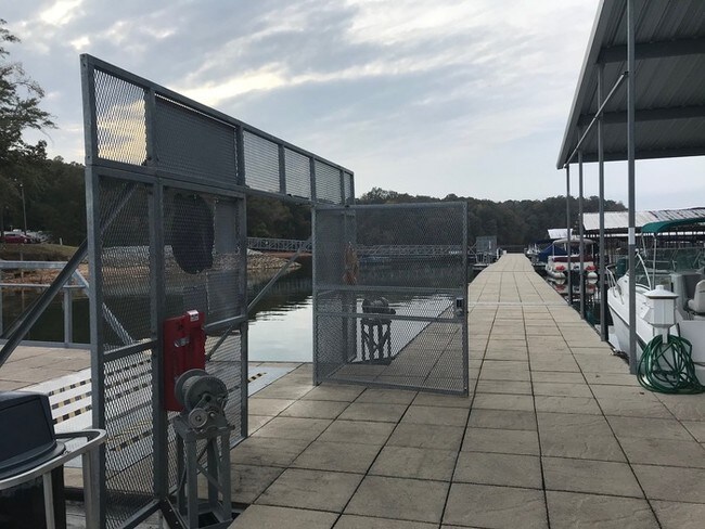 Building Photo - House Boat on Clemson Marina