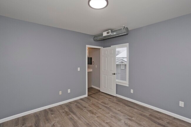 Building Photo - 27 Charbonneau Terrace