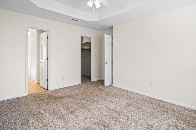 Building Photo - 2224 Shady Tree Ln