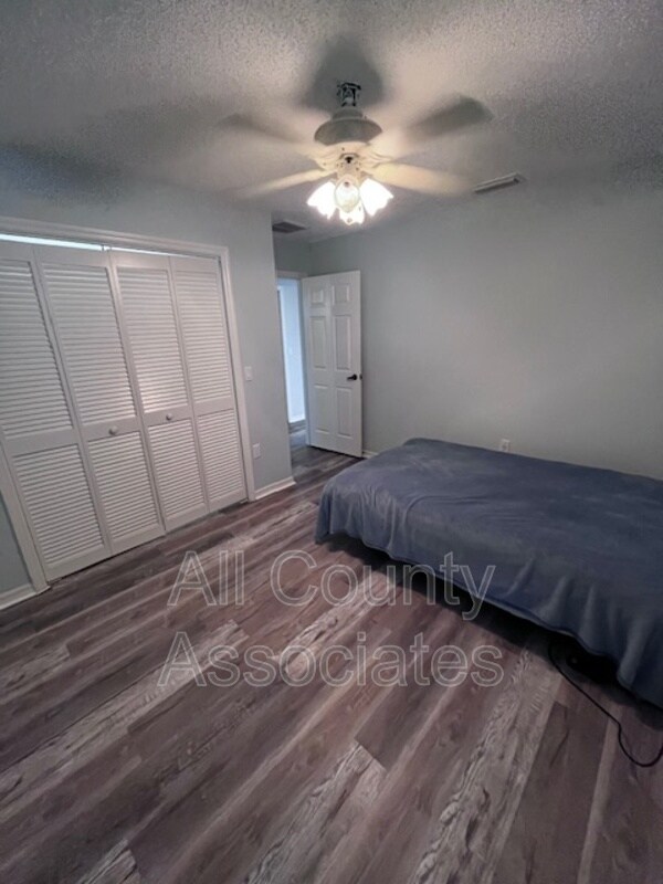 Building Photo - 1007 S Pointe Alexis Dr