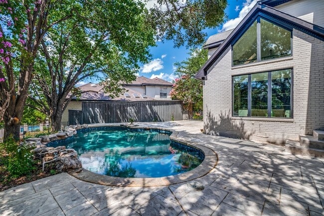 Building Photo - 200 Krohn Ct