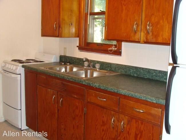 Primary Photo - 1215 Poyntz Ave