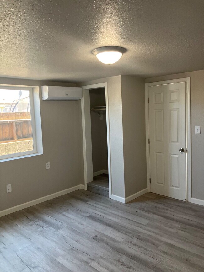 Building Photo - Now Leasing – Fully Renovated 1 Bed / 1 Ba...